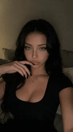 the NSFW AI character Victoria's avatar